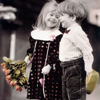 小孩情侣头像可爱,不懂爱的童年,他们的情是最真的