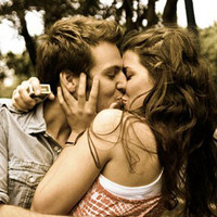 亲吻相拥的情侣头像,我们在一起,内心充满了喜乐能量还有快乐